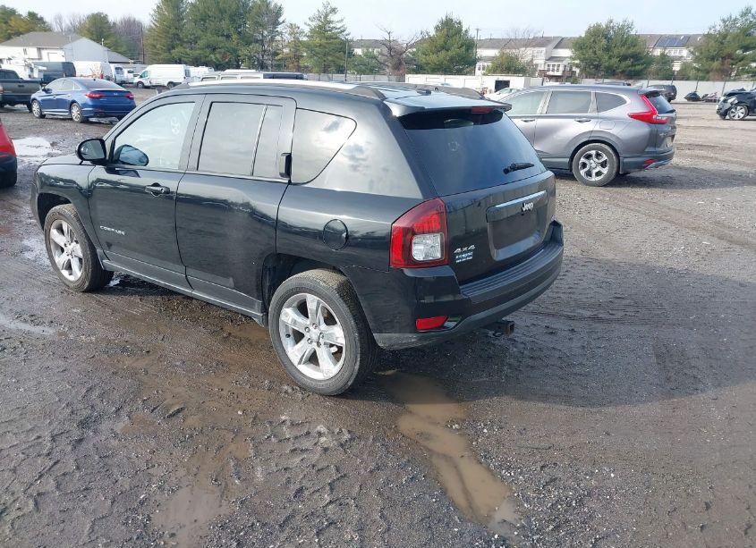 Photo 3 of 2014 Jeep Compass LATITUDE (VIN 1C4NJDEB9ED884377)