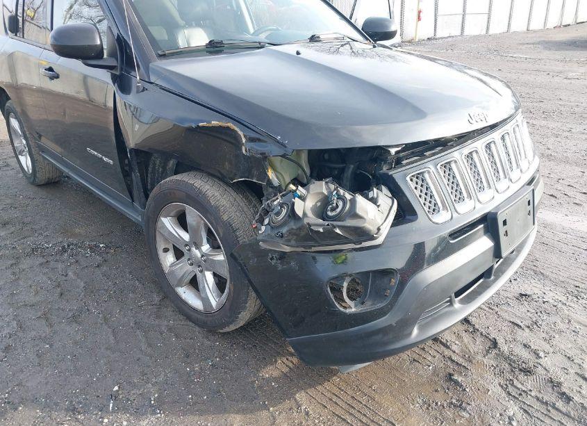 Photo 6 of 2014 Jeep Compass LATITUDE (VIN 1C4NJDEB9ED884377)