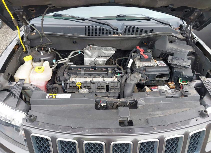 Photo 10 of 2015 Jeep Compass HIGH ALTITUDE EDITION (VIN 1C4NJDEB9FD105996)