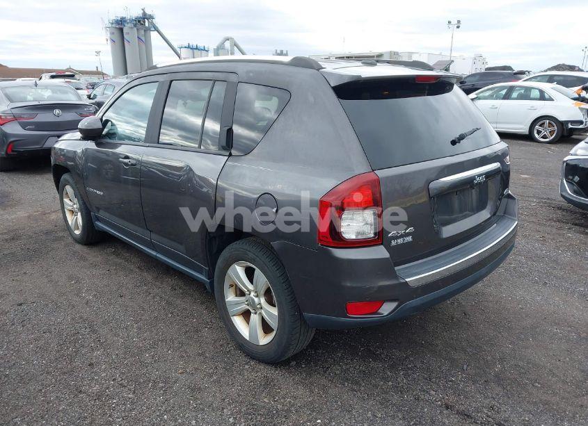 Photo 3 of 2015 Jeep Compass HIGH ALTITUDE EDITION (VIN 1C4NJDEB9FD105996)