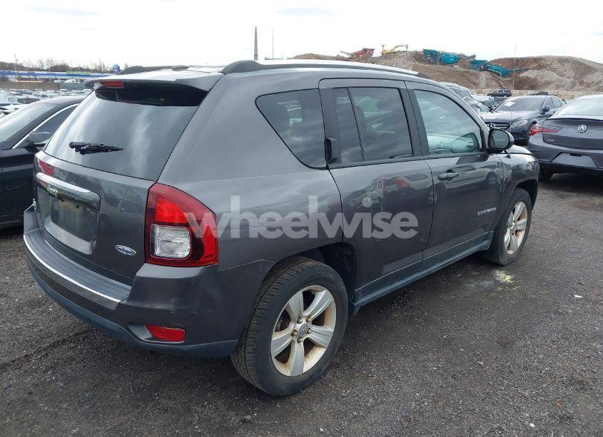 Photo 4 of 2015 Jeep Compass HIGH ALTITUDE EDITION (VIN 1C4NJDEB9FD105996)