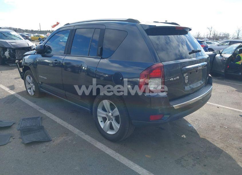 Photo 3 of 2015 Jeep Compass HIGH ALTITUDE EDITION (VIN 1C4NJDEB9FD208304)