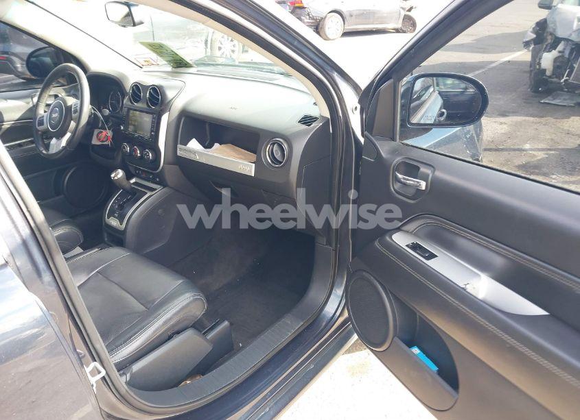 Photo 5 of 2015 Jeep Compass HIGH ALTITUDE EDITION (VIN 1C4NJDEB9FD208304)