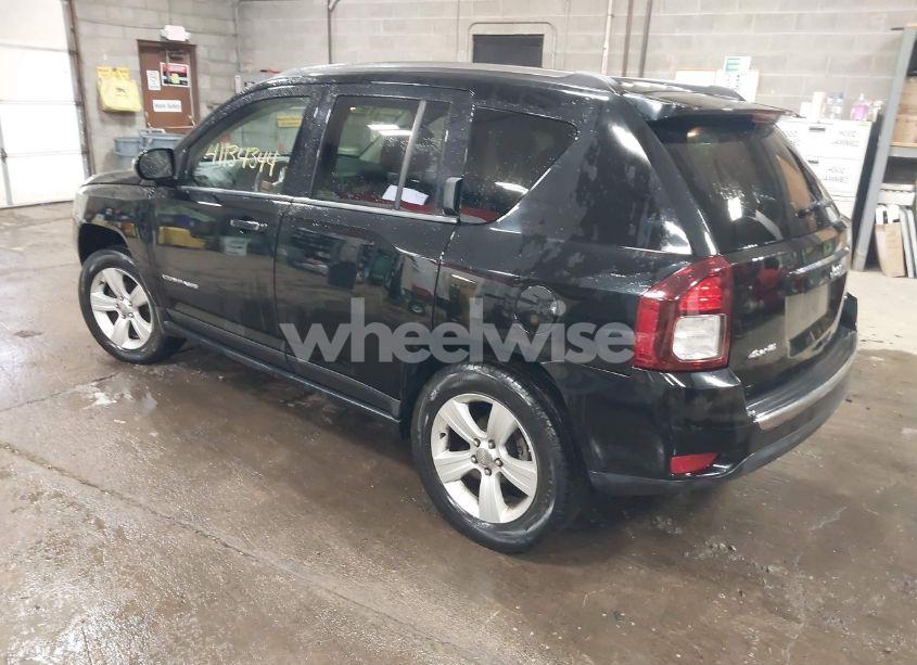 Photo 3 of 2015 Jeep Compass LATITUDE (VIN 1C4NJDEB9FD217360)