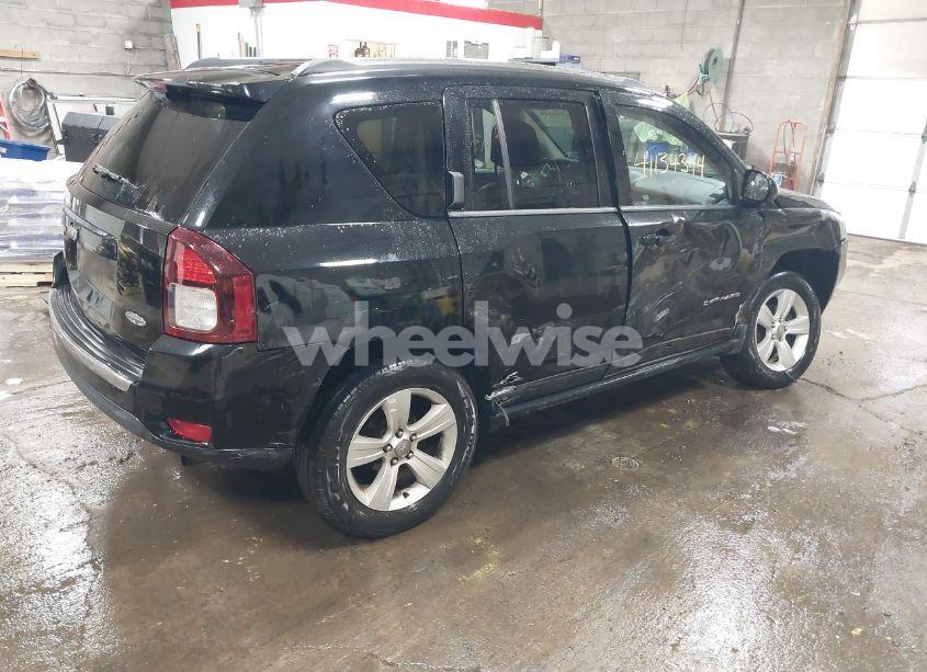 Photo 4 of 2015 Jeep Compass LATITUDE (VIN 1C4NJDEB9FD217360)