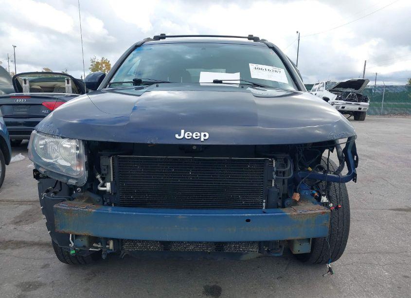 Photo 13 of 2015 Jeep Compass LATITUDE (VIN 1C4NJDEB9FD409362)