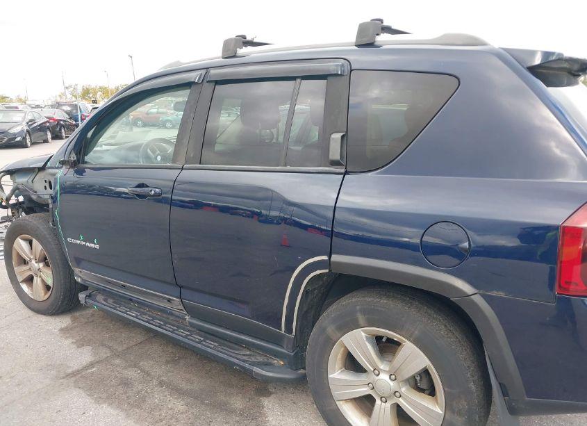 Photo 15 of 2015 Jeep Compass LATITUDE (VIN 1C4NJDEB9FD409362)