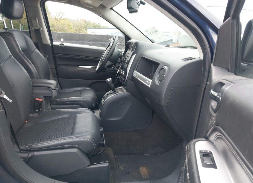 Photo 5 of 2015 Jeep Compass LATITUDE (VIN 1C4NJDEB9FD409362)