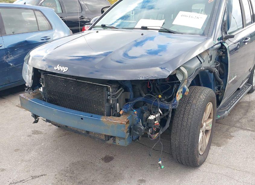 Photo 6 of 2015 Jeep Compass LATITUDE (VIN 1C4NJDEB9FD409362)