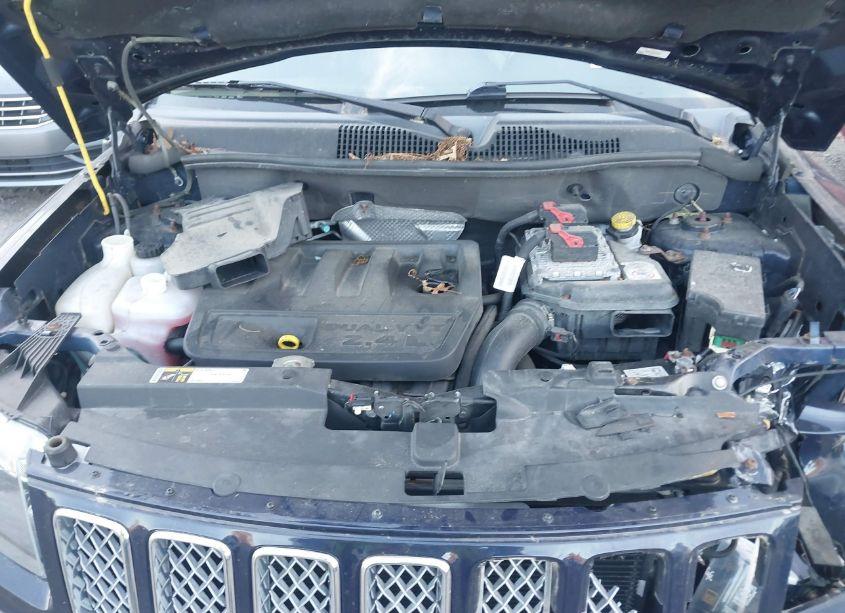 Photo 10 of 2016 Jeep Compass HIGH ALTITUDE EDITION (VIN 1C4NJDEB9GD725510)