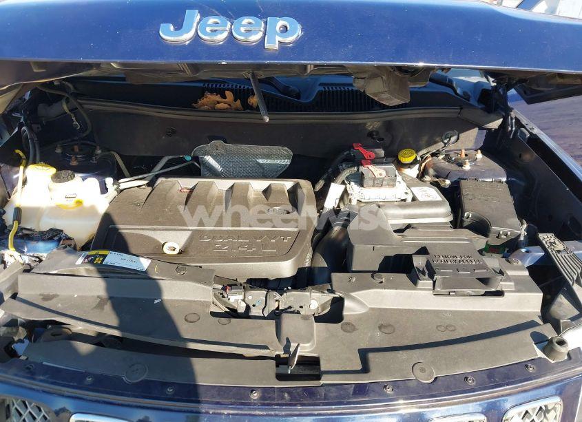 Photo 10 of 2017 Jeep Compass LATITUDE 4X4 (VIN 1C4NJDEB9HD190955)