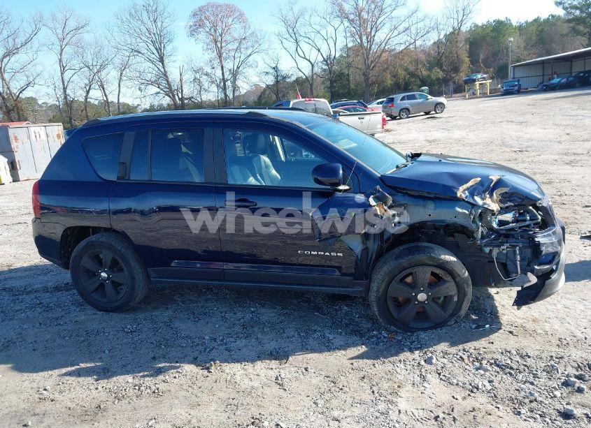 Photo 13 of 2017 Jeep Compass LATITUDE 4X4 (VIN 1C4NJDEB9HD190955)