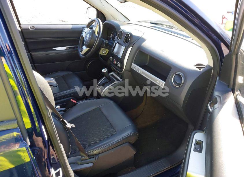 Photo 5 of 2017 Jeep Compass LATITUDE 4X4 (VIN 1C4NJDEB9HD190955)