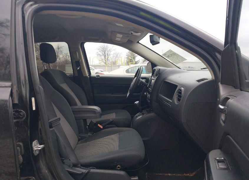 Photo 5 of 2012 Jeep Compass LATITUDE (VIN 1C4NJDEBXCD616533)