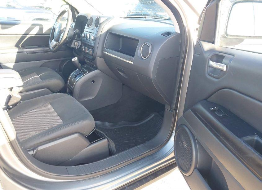 Photo 5 of 2013 Jeep Compass LATITUDE (VIN 1C4NJDEBXDD165685)