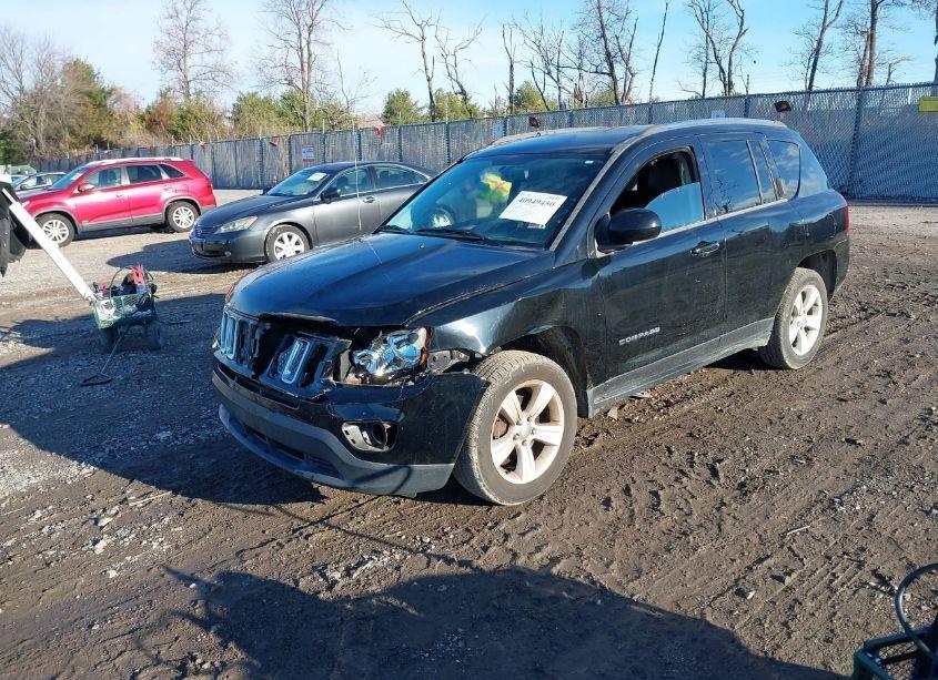 Photo 2 of 2014 Jeep Compass LATITUDE (VIN 1C4NJDEBXED500882)