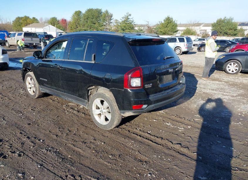 Photo 3 of 2014 Jeep Compass LATITUDE (VIN 1C4NJDEBXED500882)