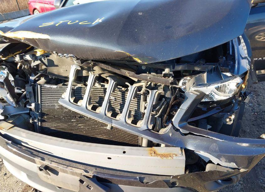 Photo 13 of 2014 Jeep Compass LATITUDE (VIN 1C4NJDEBXED530576)