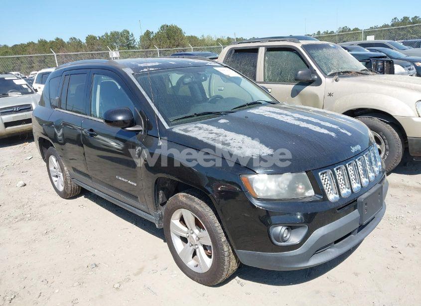 2014 Jeep Compass LATITUDE (VIN 1C4NJDEBXED551427) main photo