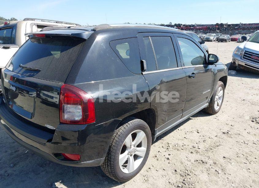 Photo 4 of 2014 Jeep Compass LATITUDE (VIN 1C4NJDEBXED551427)