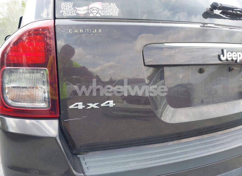 Photo 13 of 2014 Jeep Compass LATITUDE (VIN 1C4NJDEBXED622352)