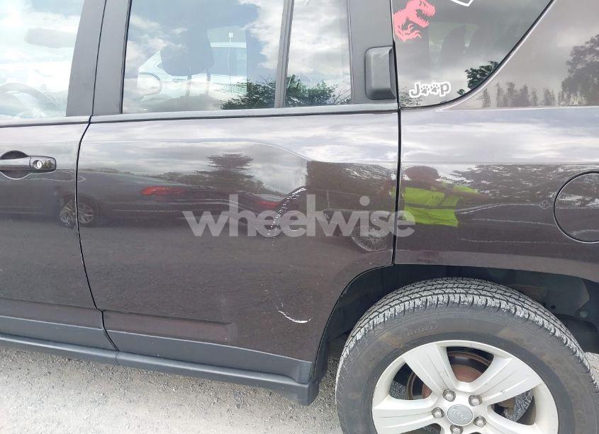 Photo 14 of 2014 Jeep Compass LATITUDE (VIN 1C4NJDEBXED622352)