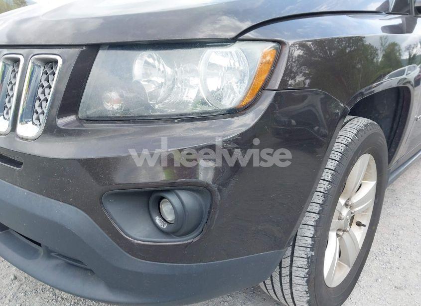 Photo 16 of 2014 Jeep Compass LATITUDE (VIN 1C4NJDEBXED622352)