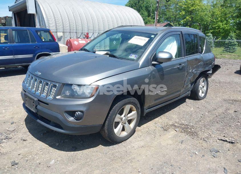 Photo 2 of 2014 Jeep Compass LATITUDE (VIN 1C4NJDEBXED632976)