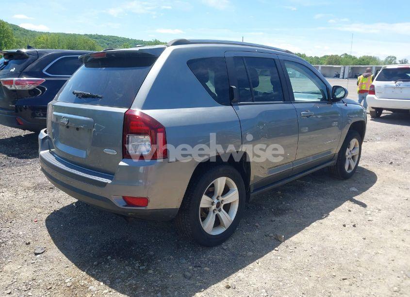 Photo 4 of 2014 Jeep Compass LATITUDE (VIN 1C4NJDEBXED632976)