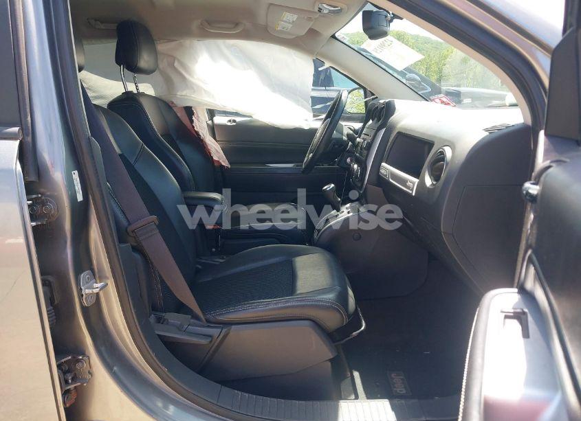 Photo 5 of 2014 Jeep Compass LATITUDE (VIN 1C4NJDEBXED632976)