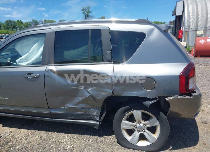 Photo 6 of 2014 Jeep Compass LATITUDE (VIN 1C4NJDEBXED632976)