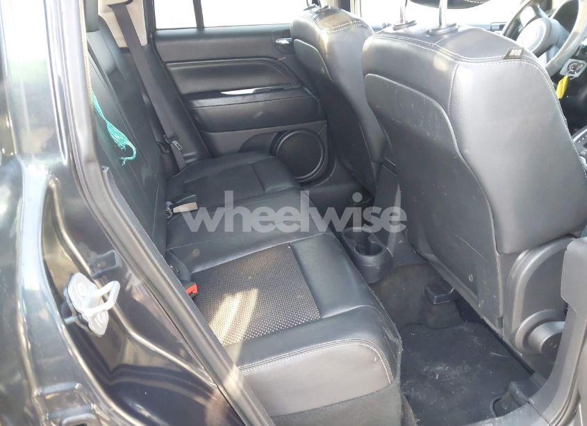 Photo 8 of 2014 Jeep Compass LATITUDE (VIN 1C4NJDEBXED699075)