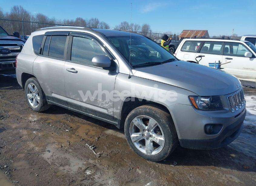 2014 Jeep Compass LATITUDE (VIN 1C4NJDEBXED760375) main photo