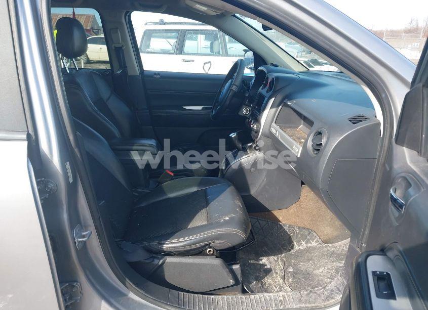 Photo 5 of 2014 Jeep Compass LATITUDE (VIN 1C4NJDEBXED760375)