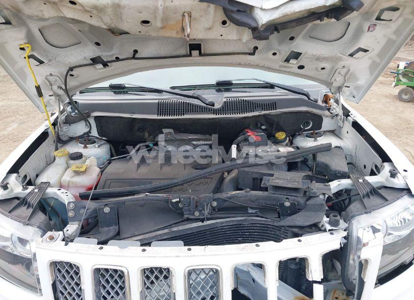 Photo 10 of 2016 Jeep Compass HIGH ALTITUDE EDITION (VIN 1C4NJDEBXGD737018)