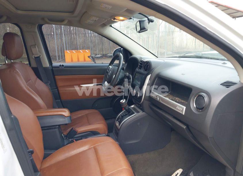 Photo 5 of 2016 Jeep Compass HIGH ALTITUDE EDITION (VIN 1C4NJDEBXGD737018)