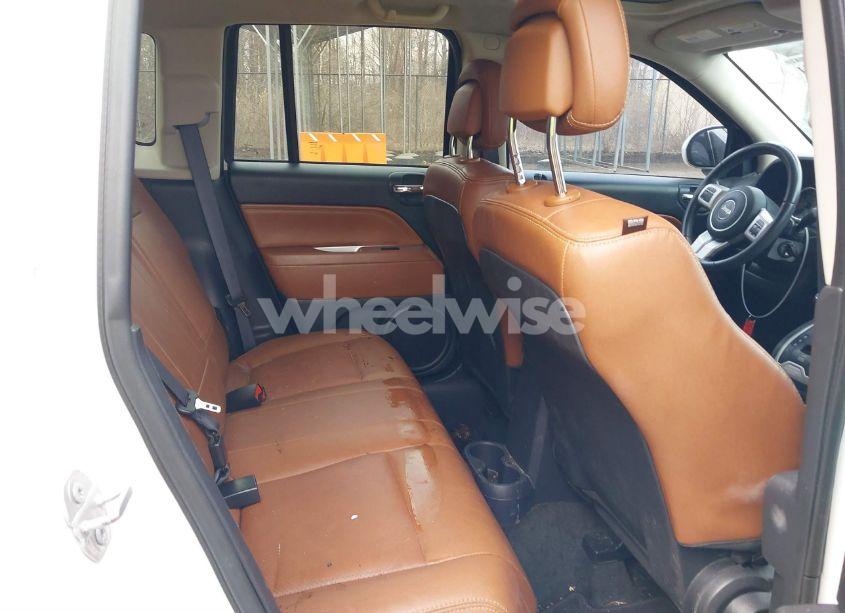 Photo 8 of 2016 Jeep Compass HIGH ALTITUDE EDITION (VIN 1C4NJDEBXGD737018)