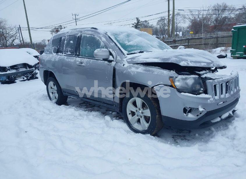 2016 Jeep Compass LATITUDE (VIN 1C4NJDEBXGD772724) main photo