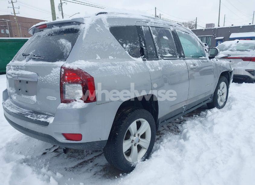 Photo 4 of 2016 Jeep Compass LATITUDE (VIN 1C4NJDEBXGD772724)