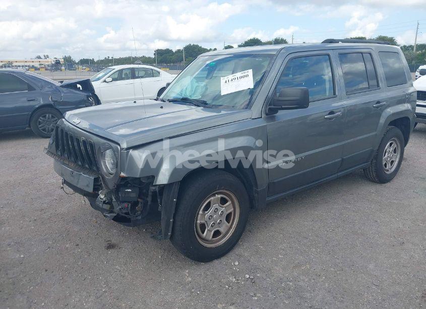 Photo 2 of 2014 Jeep Patriot SPORT (VIN 1C4NJPBA0ED596180)