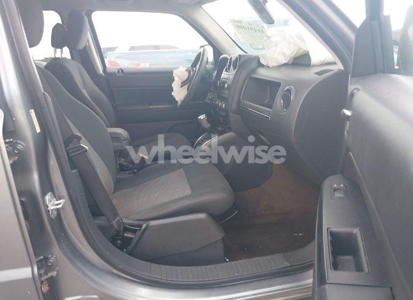 Photo 5 of 2014 Jeep Patriot SPORT (VIN 1C4NJPBA0ED596180)