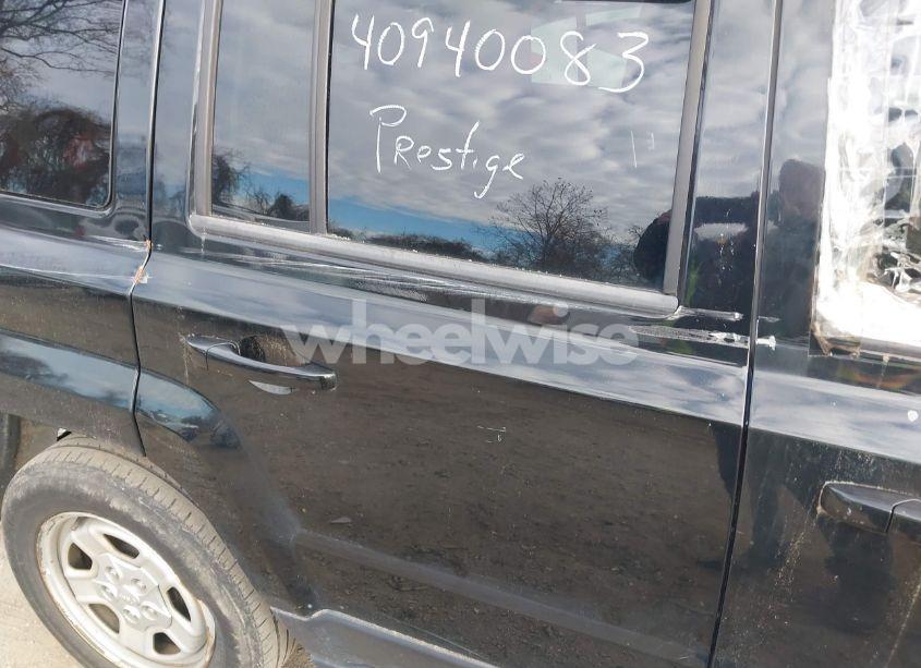 Photo 12 of 2014 Jeep Patriot SPORT (VIN 1C4NJPBA0ED659844)