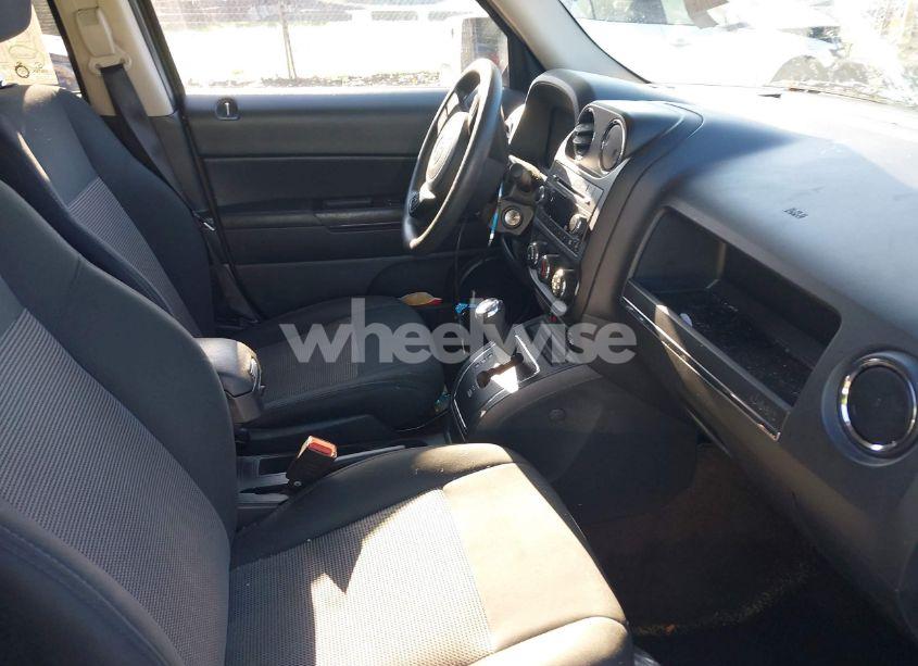 Photo 5 of 2014 Jeep Patriot SPORT (VIN 1C4NJPBA0ED690284)