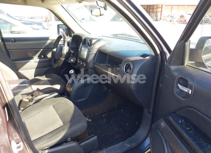 Photo 5 of 2015 Jeep Patriot ALTITUDE EDITION (VIN 1C4NJPBA0FD171351)