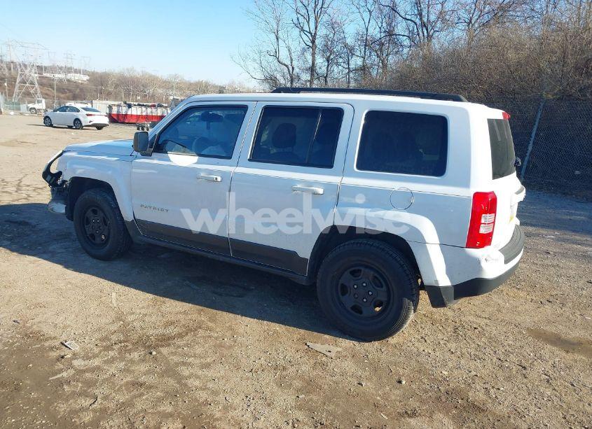 Photo 3 of 2016 Jeep Patriot SPORT (VIN 1C4NJPBA0GD526777)