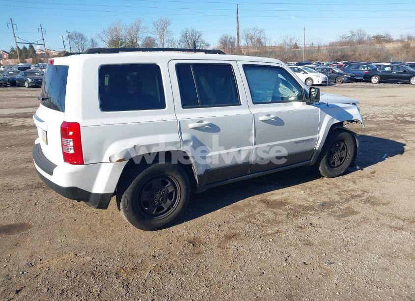 Photo 4 of 2016 Jeep Patriot SPORT (VIN 1C4NJPBA0GD526777)