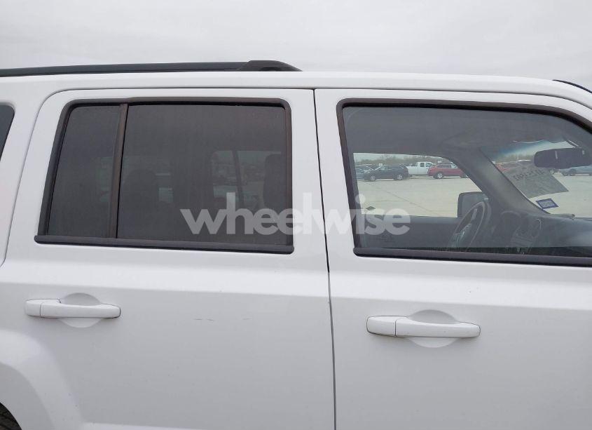 Photo 13 of 2016 Jeep Patriot SPORT (VIN 1C4NJPBA0GD669616)