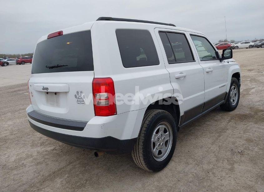 Photo 4 of 2016 Jeep Patriot SPORT (VIN 1C4NJPBA0GD669616)