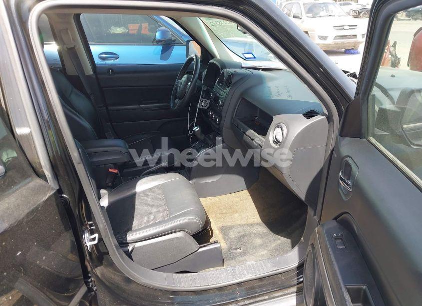 Photo 5 of 2016 Jeep Patriot SPORT SE (VIN 1C4NJPBA0GD694242)