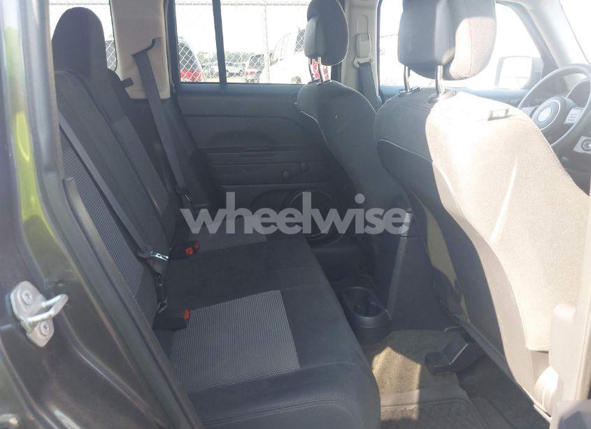 Photo 8 of 2016 Jeep Patriot SPORT (VIN 1C4NJPBA0GD727725)